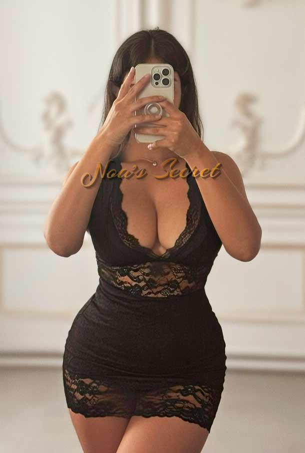 erotic masseuse niki